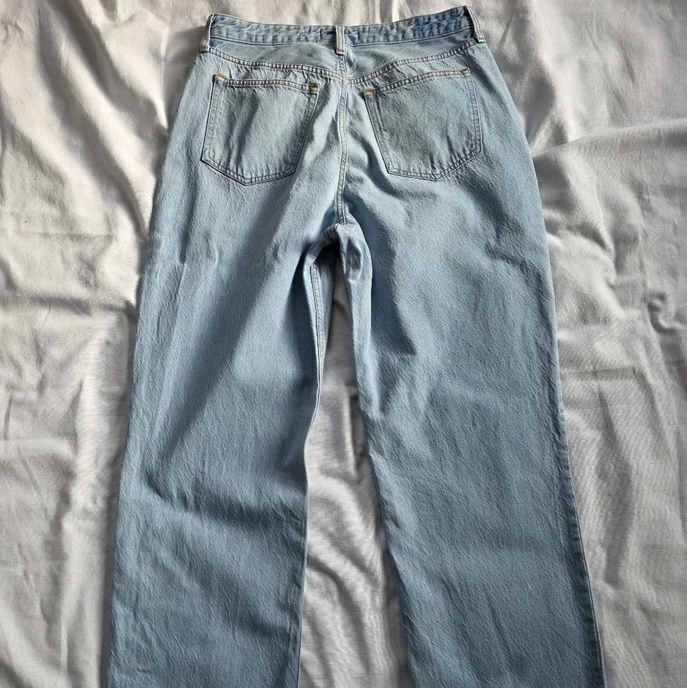 Abercrombie & FitchThe LooseHigh RiseLight WashSize 31/12L - Picture 6 of 6
